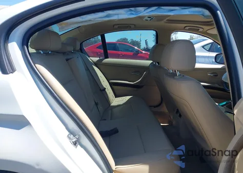 2010 BMW 328I z USA, uszkodzony, nr VIN WBAPH5C58AA440231